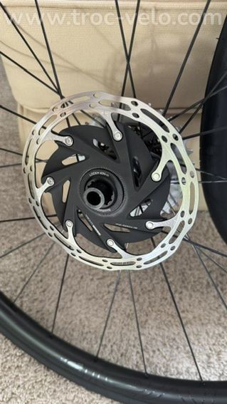 Roval Rapide CLX 32 Disque Tubeless NEUVES. - 5