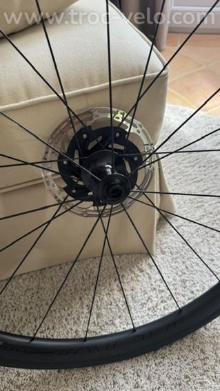 Roval Rapide CLX 32 Disque Tubeless NEUVES. - 8