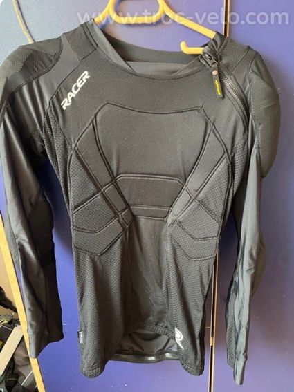 Gilet/coque de protection intégrale