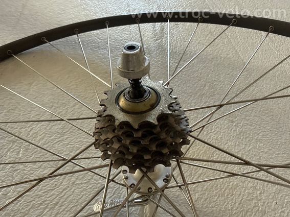 ROUE AR a boyau  moyeu Shimano dura ace   Jante Mavic GP4 32 r Cassette 7 vit - 2