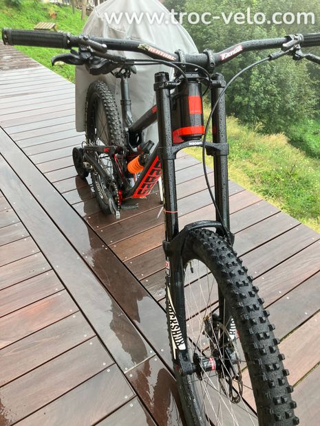 Saracen Myst Carbone 27.5 VTT DH taille L - 5