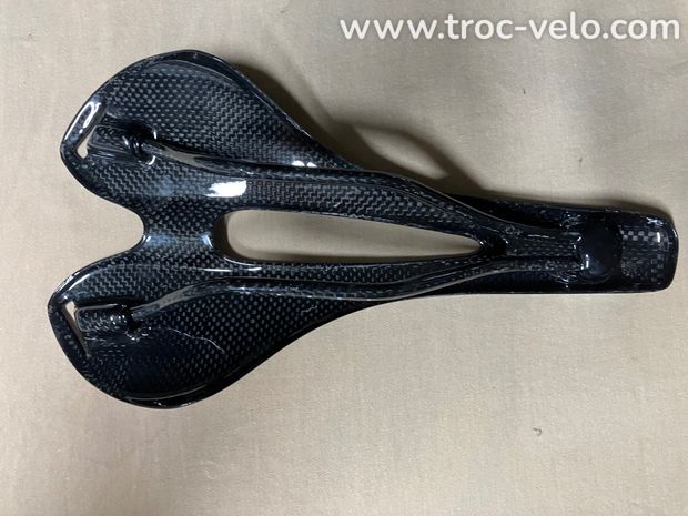 Selle full carbone  - 1