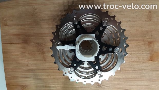 Cassette Shimano 105 11 vit 11x30 neuve - 3