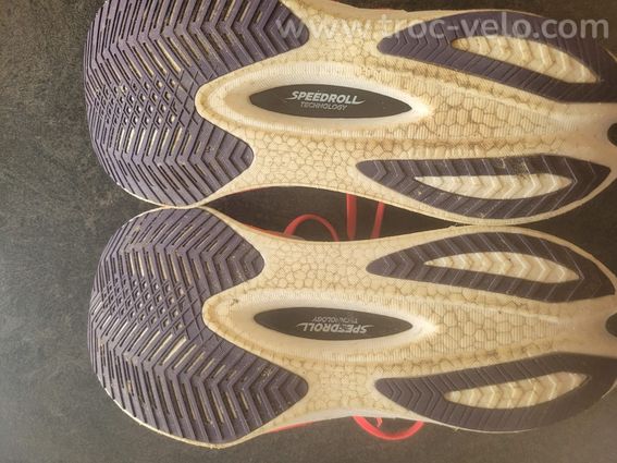 running saucony endorphin speed 4 - 3