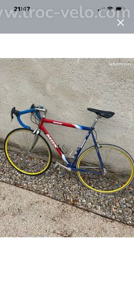 Vélo de marque MBK, avec pédale spéciale vélo de course, MBK