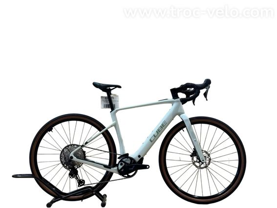 Cube Nuroad Hybrid C:62 Race 400X Carbon Vélo gravel électrique Shimano GRX 2025