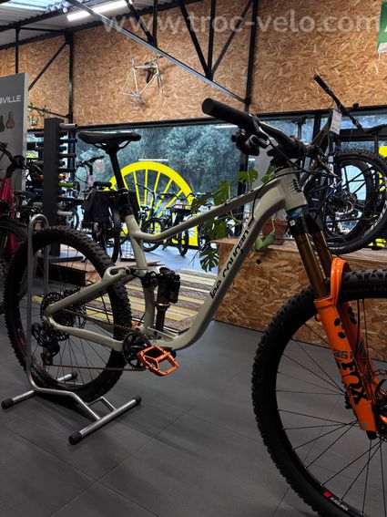 VTT Enduro, Lee Cougan, Modèle: Quest Team 2025. - 2