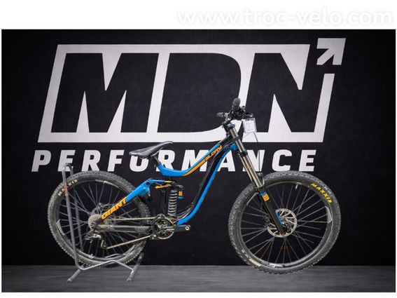 Giant Glory 2 - DH Taille S