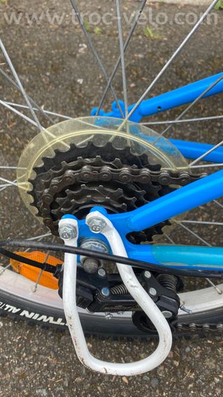 VTT enfant BTwin 20 pouces très bon état - 7