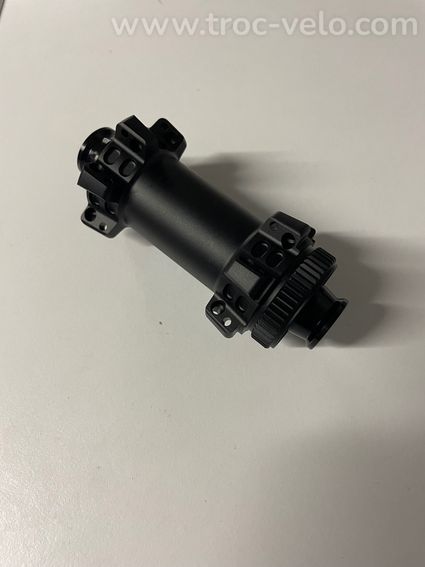 Moyeu roue avant disque centerlock - 2