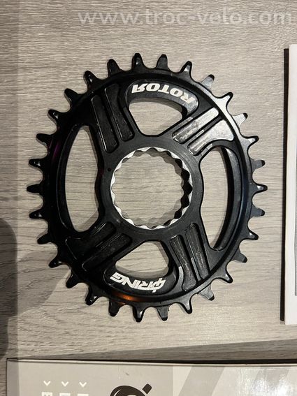 ROTOR Qring oval 30T - 2