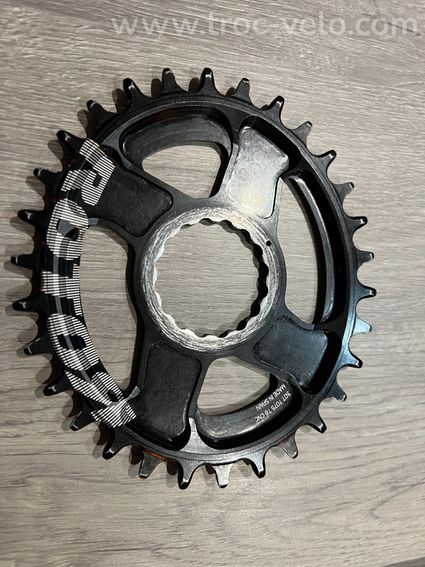 ROTOR Qring oval 30T - 3