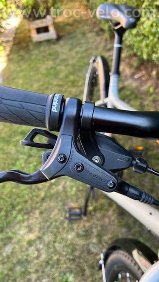 Velo commuter gravel aventure bike packing Kona Dew DL - 7