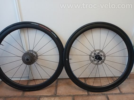 Roues Makadamm XPrenium disc Evora 35 à boyaux - 2