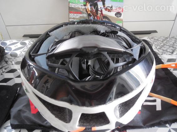 CASQUE VITTORIA NEUF TAILLE L et LUNETTE AZR - 4