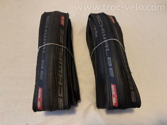 Paire pneus SCHWALBE IRONMAN 700/22c  - 2