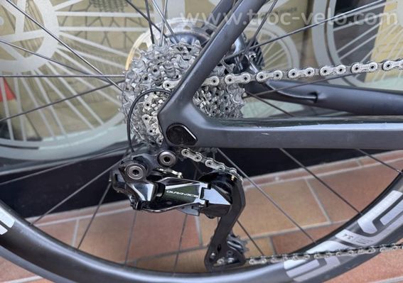 Colnago V4RS Disc UAE Emirates – Shimano Dura-Ace Di2 12 vitesses – Roues ENVE SES 3.4 - 4