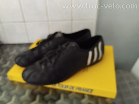 ADIDAS CHAUSSURE VELO  CUIR VINTAGE T 41 FINS  - 4