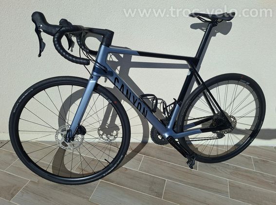 Canyon Ultimate CF SL 7 en très bon état (Octobre 2025, taille L), Shimano 105, garantie Canyon