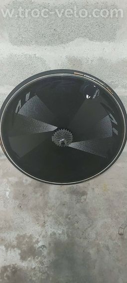 Roue ZIPP 900 lenticulaire