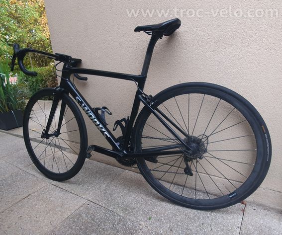 Vélo carbone générique 