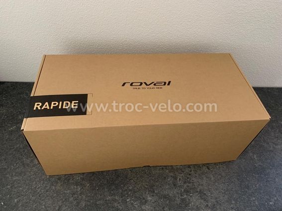 Guidon roval en carbone 400 x 100 mm
