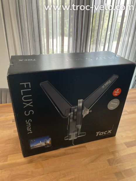 Tacx Flux S Smart Roll Trainer avec cascade 11/32 État neuf - 4