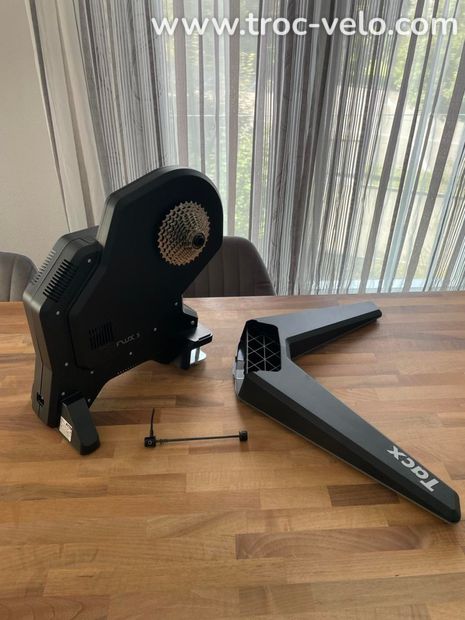 Tacx Flux S Smart Roll Trainer avec cascade 11/32 État neuf - 5