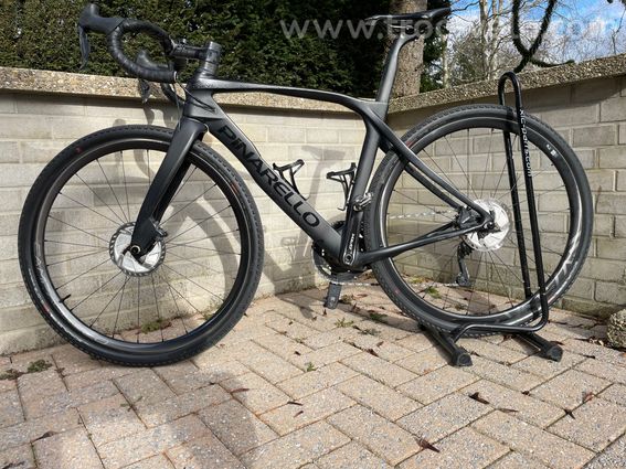 Cadre Pinarello Grevil T700 – Kit cadre complet Di2 – Taille 52 (vendu sans les roues) - 2