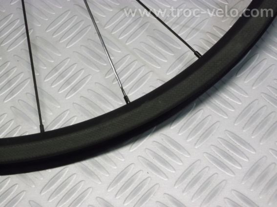 Paire de roues vélo fibre de carbone ultra légères neuves - 2