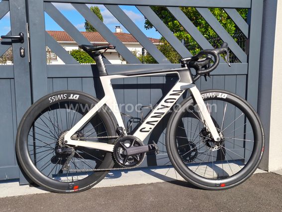 Canyon Aeroad CF SLX 8 Di2 Ultegra TBE envoi et options possibles