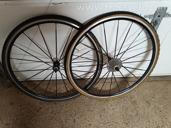4 paires de roues aluminium à boyaux