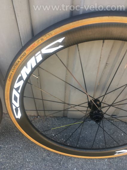 VENDS UNE PAIRE ROUE COMIC CARBONNE AXE TRAVERSANT POUR DISQUE - 4