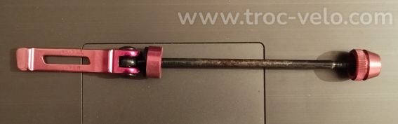 Serrage de roue Purple Fuchsia vintage avant en Tbé - 3