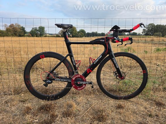 Vélo triathlon freins disques + 2 paires de roues carbon tubeless