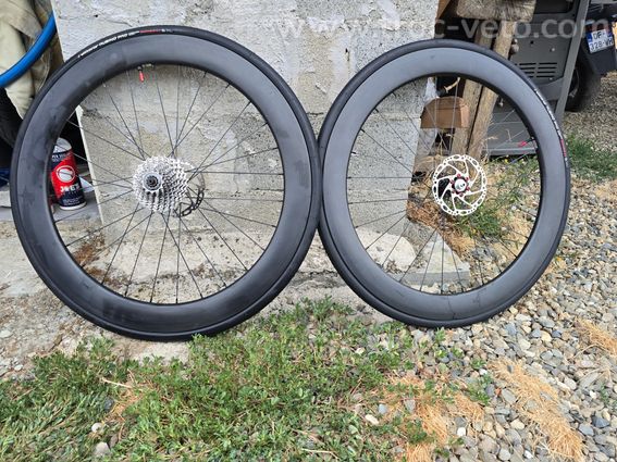 Vélo triathlon freins disques + 2 paires de roues carbon tubeless - 9