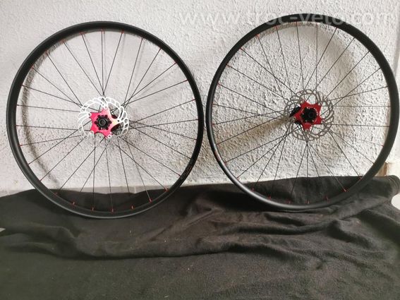 Roues DUKE Crazy Star neuves - 2