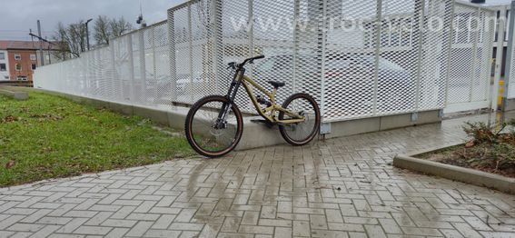 DH commencal furious M - 5