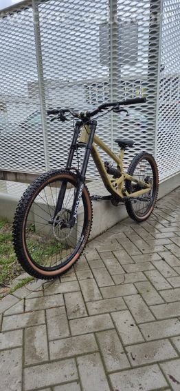 DH commencal furious M - 8