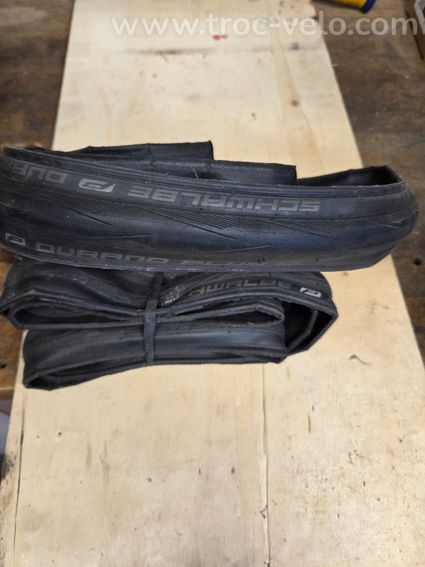 Paire de Pneu Schwalbe Durano Plus 700x23c peu roulé