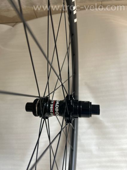 Roue Roadborn r38 neuve - 2