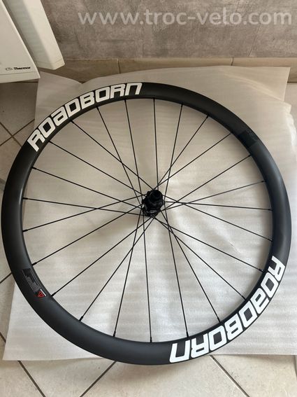 Roue Roadborn r38 neuve - 5
