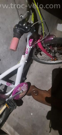 Vélo enfant/fille B'Twin rose et blanc