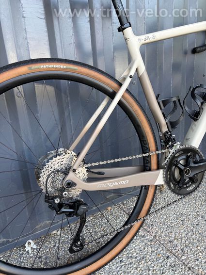 VELO GRAVEL MEGAMO WEST - 2