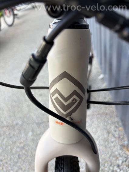 VELO GRAVEL MEGAMO WEST - 4