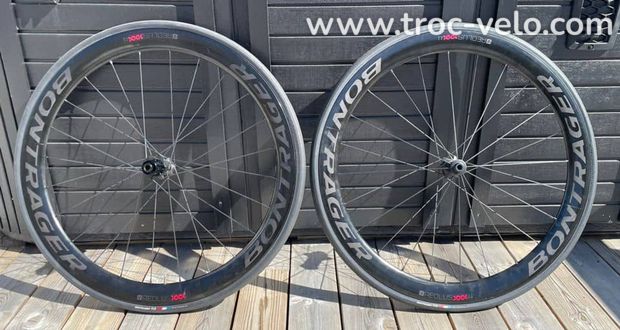 Roues tout carbone Bontrager Aeolus XXX 4 TLR disque avec pneus Bontrager R3 700x28mm - 1