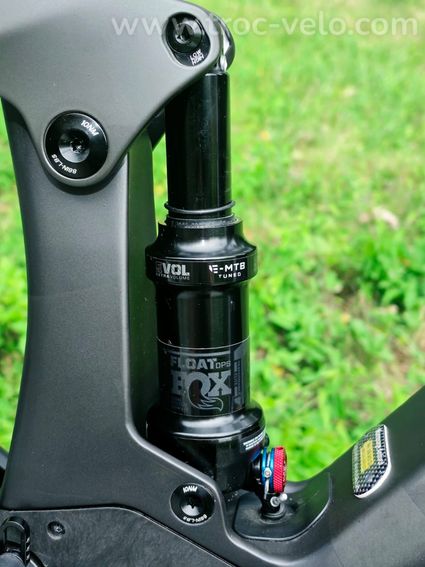 Scott Genius eRIDE 910 (EU) 2021 — Taille L — Carbone — 4 km seulement — Comme Neuf + accessoires - 9