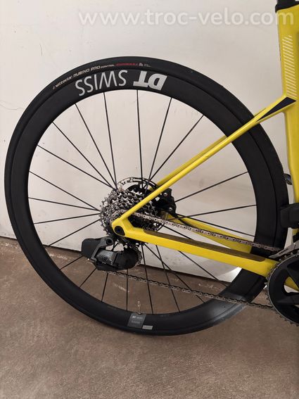 BMC Roadmachine four roues DT Swiss ARC - 3