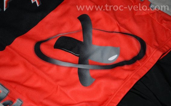 Ensemble cycliste Pro Team neuf velo XPERIA cuissard et maillot - 2