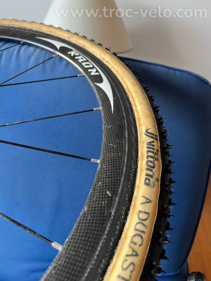 Paire de roues carbone à boyaux – Avant Oderen Raon / Arrière Mavic Cosmic – Patins - 8